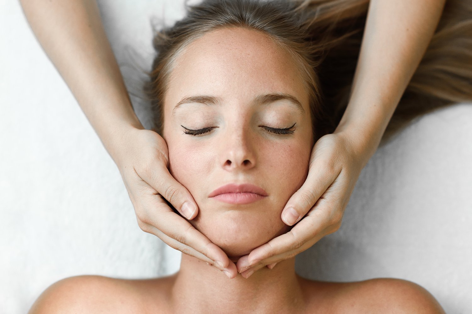 ANTI-AGING FACE LIFTING MASSAGE